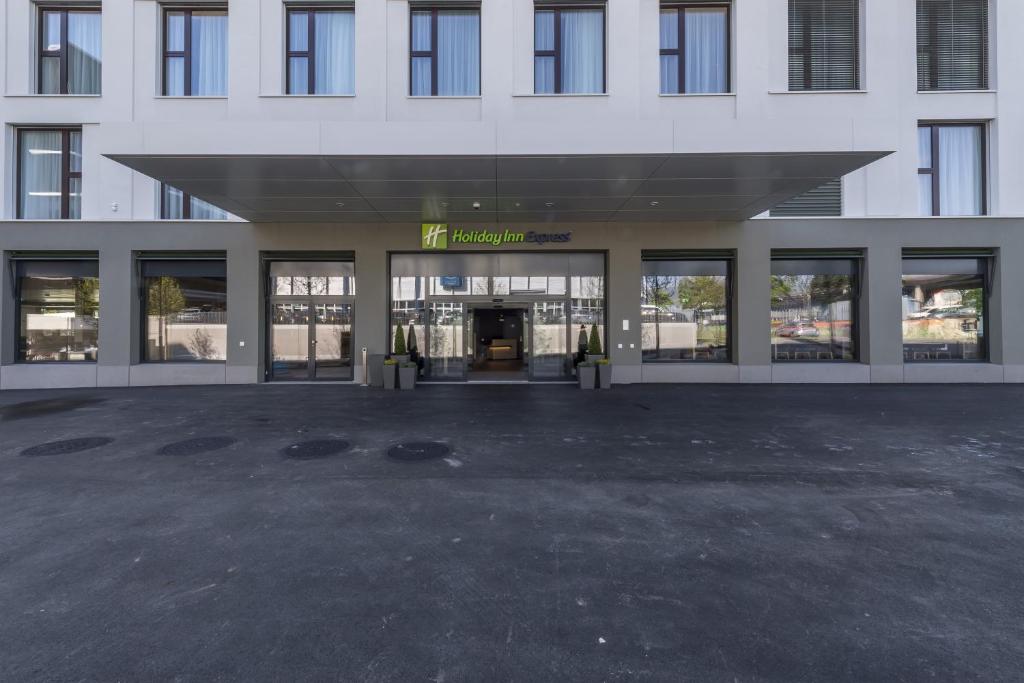 Holiday Inn Express Luzern - Kriens - 4 Star