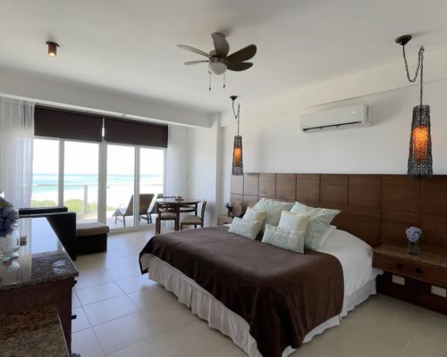 Iguana Crossing Boutique Hotel