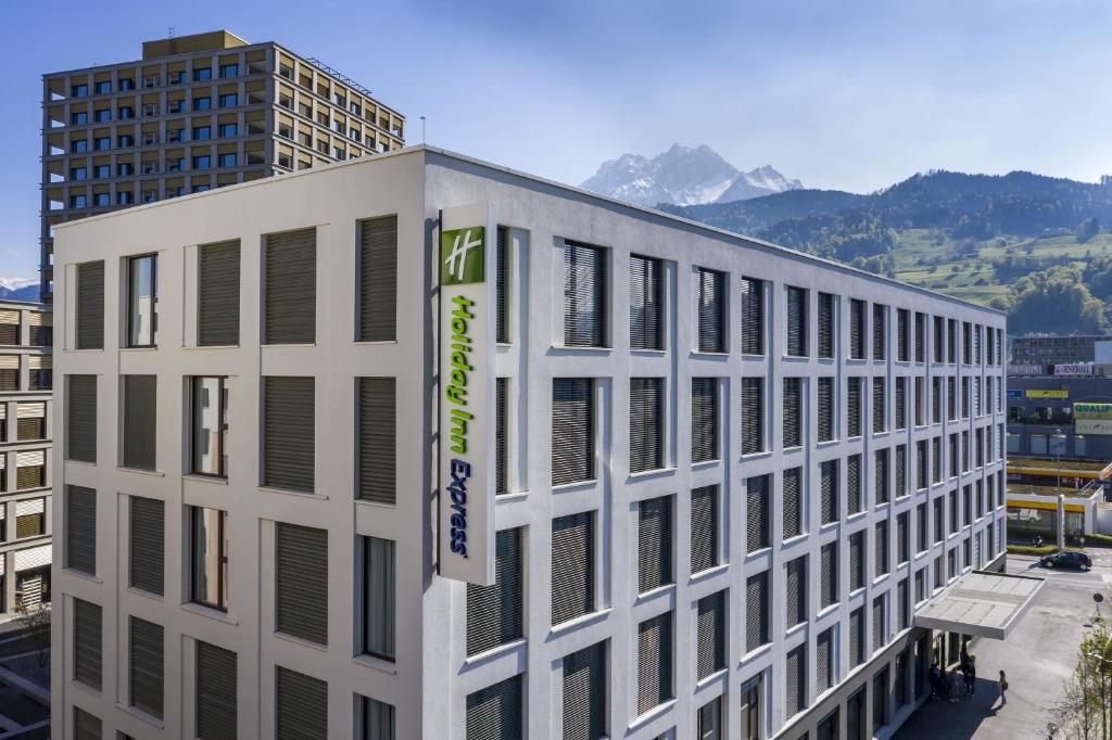 Holiday Inn Express Luzern - 3 Star