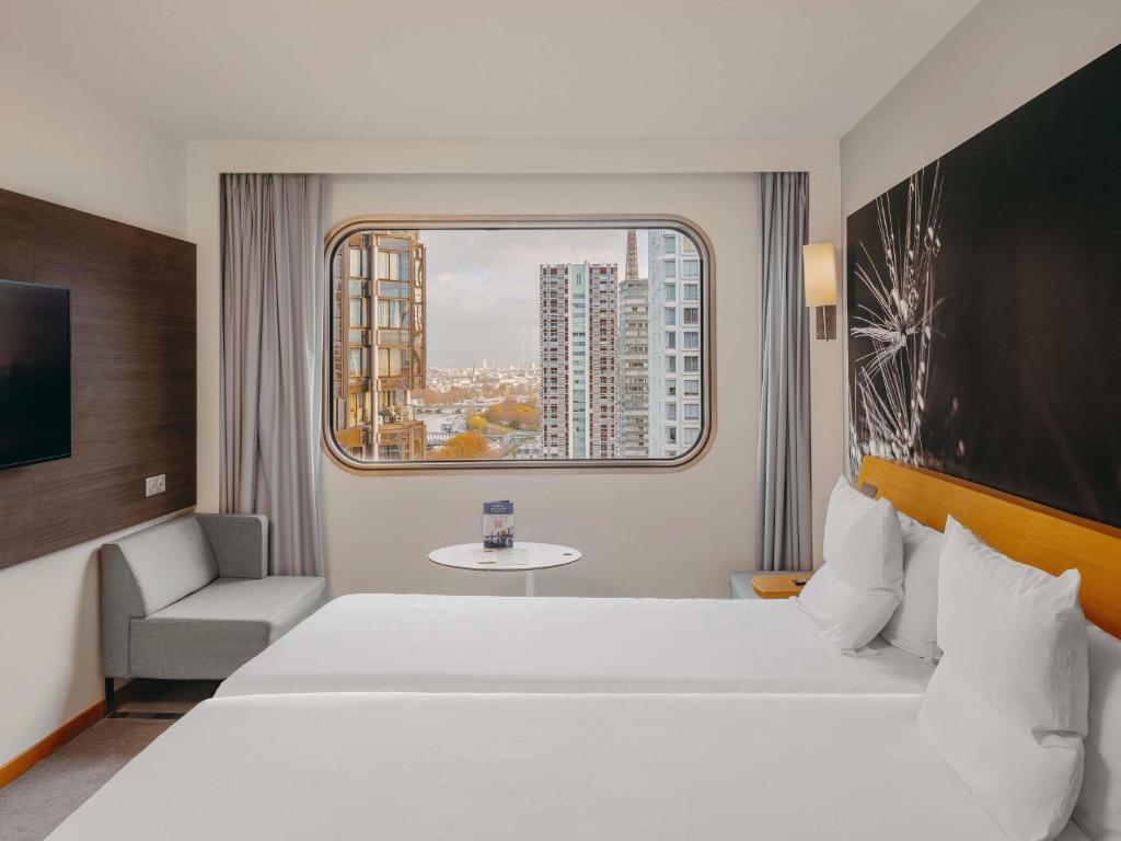 Novotel Paris Centre Tour Eiffel -4 Star